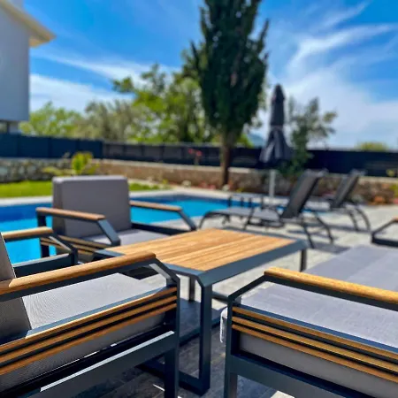 Nokta Life B Villa, Oezel Havuzlu, ヴィラ