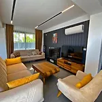 Nokta Life B Villa, Oezel Havuzlu, וילה פאטהיה