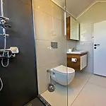 Nokta Life B Villa, Oezel Havuzlu, וילה *