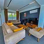 Nokta Life B Villa, Oezel Havuzlu,