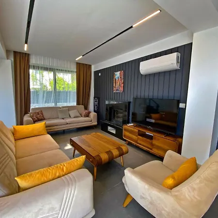 Nokta Life B Villa, Oezel Havuzlu, וילה פאטהיה